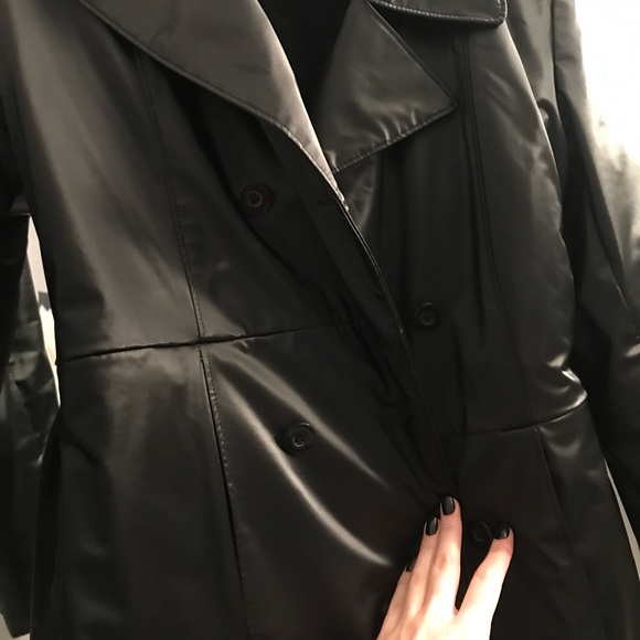 Black shiny coat - Picture 8 of 8